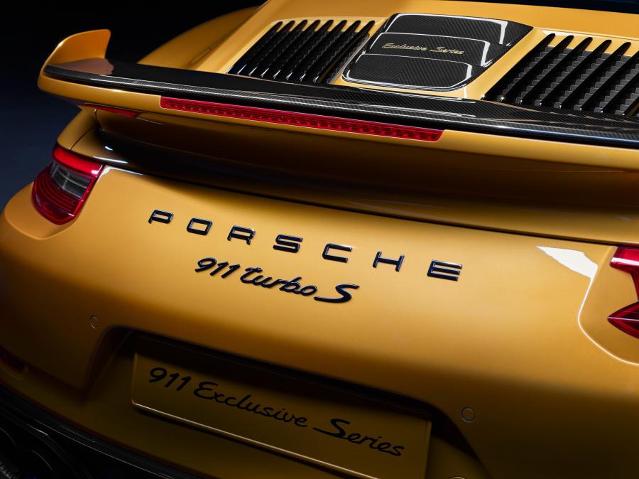 Логотип Porsche 911 Turbo S Exclusive Series (991) 2017 года  (фото 27 из 70)